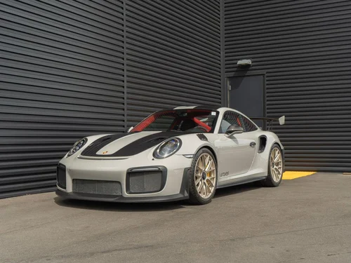 
           
        2018 Porsche 911 GT2 RS