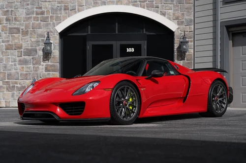 
           
        2015 Porsche 918 Spyder