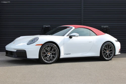 
           
        2025 Porsche 911 Carrera GTS