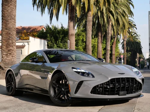 
           
        2025 Aston Martin Vantage