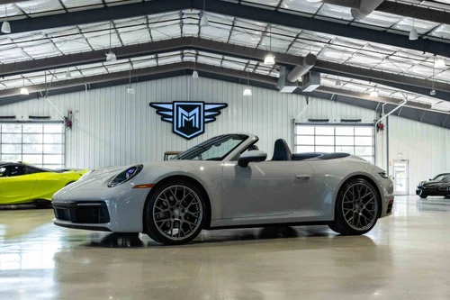 
           
        2024 Porsche 911