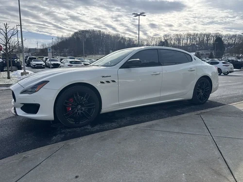 
           
        2022 Maserati Quattroporte Modena Q4