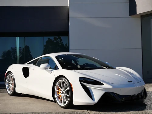
           New 
        2026 McLaren Artura Performance