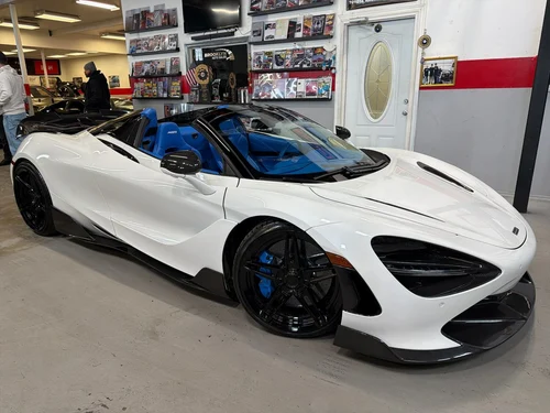 
           
        2022 McLaren 720S