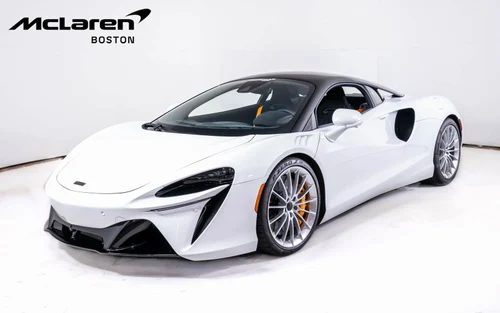 
           New 
        2026 McLaren Artura