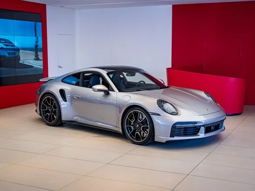 
           
        2021 Porsche 911 Turbo S