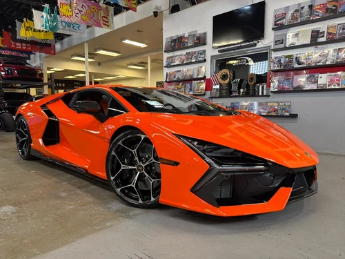 
           
        2024 Lamborghini Revuelto