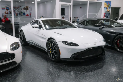 
           
        2020 Aston Martin Vantage in White Stone Metallic Paint + Yellow Interior