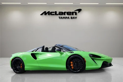 
           New 
        2025 McLaren Artura Base