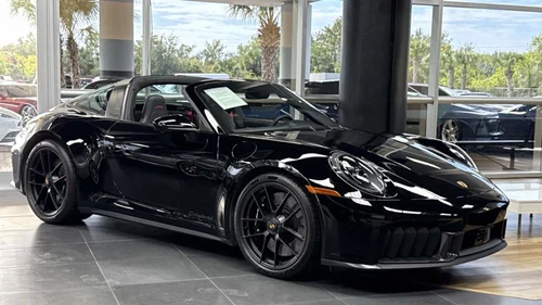 
           
        2025 Porsche 911
