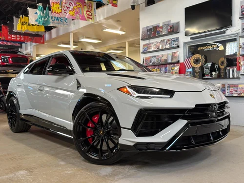 
           
        2024 Lamborghini Urus
