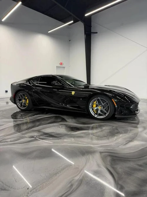 
           
        2018 Ferrari 812 Superfast Base
