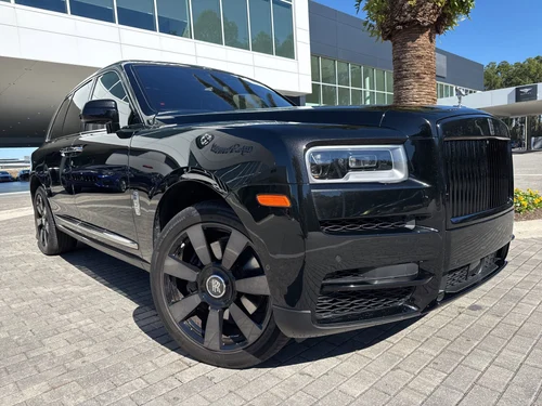 
           
        2022 Rolls-Royce Cullinan Base