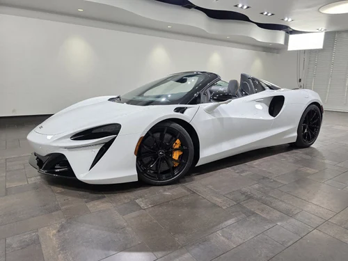 
           New 
        2026 McLaren Artura Performance