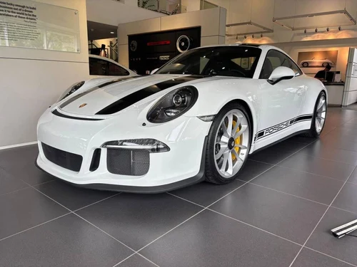 
           
        2016 Porsche 911