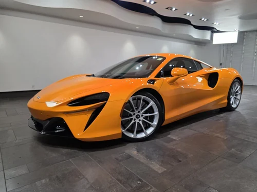 
           
        2023 McLaren Artura Coupe