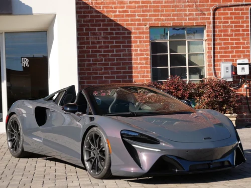 
           New 
        2026 McLaren Artura Performance