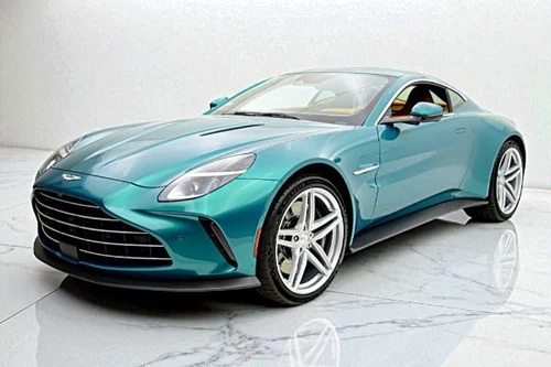 
           New 
        2025 Aston Martin Vantage