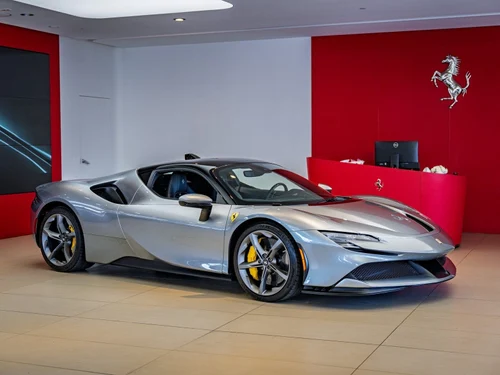 
           
        2022 Ferrari SF90 Stradale Base