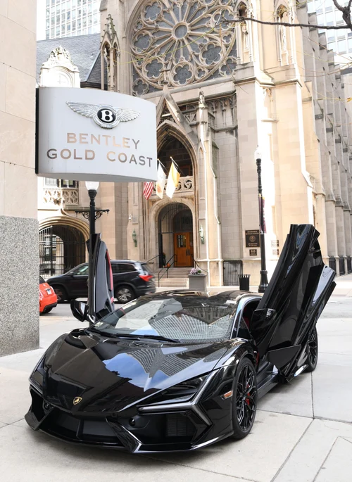 
           
        2024 Lamborghini Revuelto