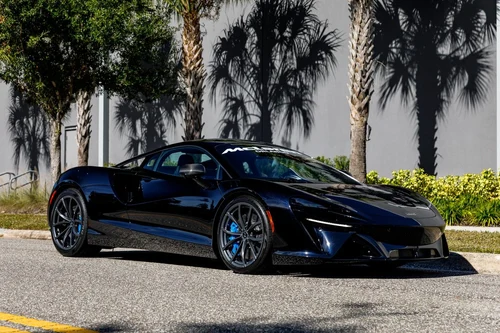 
           
        2023 McLaren Artura