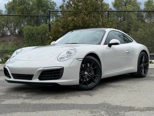 
           
        2019 Porsche 911 Carrera