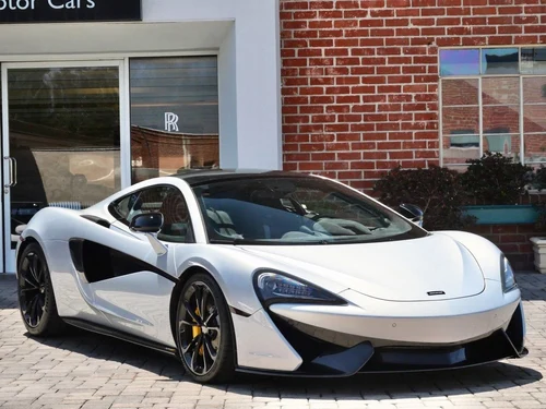 
           
        2017 McLaren 570GT