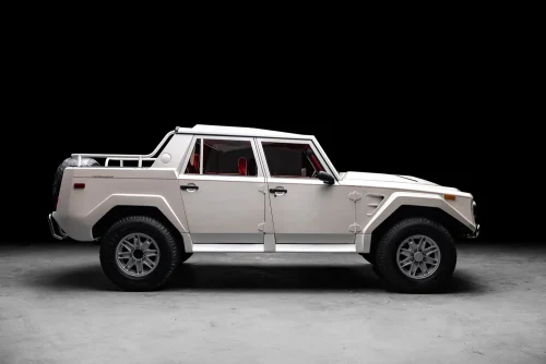 
           
        1990 Lamborghini LM002