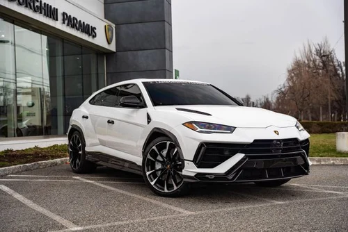 
           
        2024 Lamborghini Urus Performante