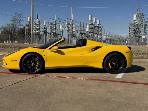
           
        2017 Ferrari 488 Spider Great Spec