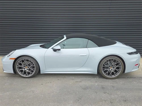 
           
        2025 Porsche 911 Carrera