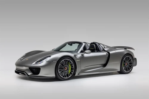 
           
        2015 Porsche 918 Spyder