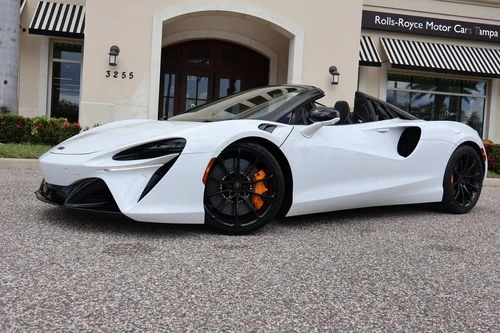 2025 McLaren Artura Base