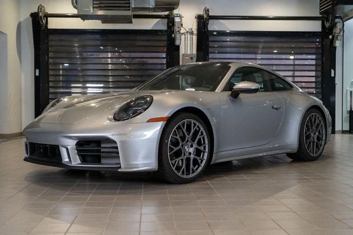 
           
        2026 Porsche 911 Carrera