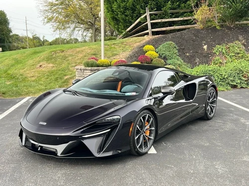 
           
        2023 McLaren Artura