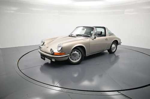 
           
        1971 Porsche 911 T