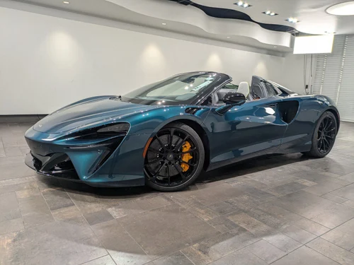 
           
        2025 McLaren Artura Vision