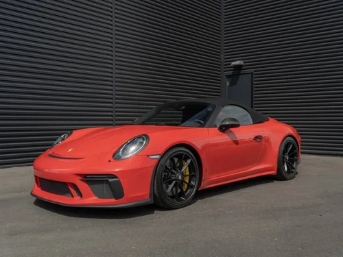 
           
        2019 Porsche 911