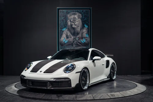 
           
        2022 Porsche 911 Turbo S HUGE