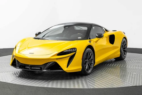 
           New 
        2025 McLaren ARTURA SPIDER