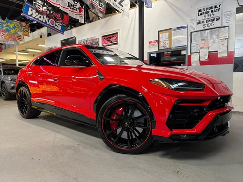 
           
        2022 Lamborghini Urus