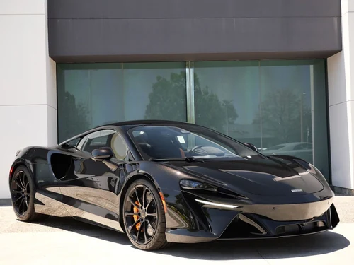 
           New 
        2026 McLaren Artura