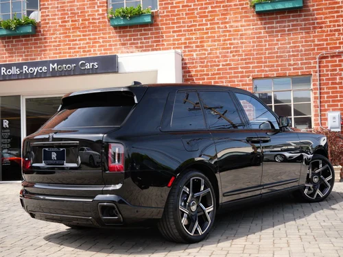 
           New 
        2026 Rolls-Royce Black Badge Cullinan