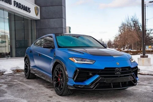 
           
        2023 Lamborghini Urus Performante