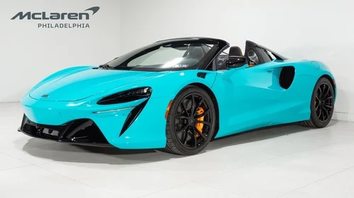 
           New 
        2025 McLaren ARTURA SPIDER