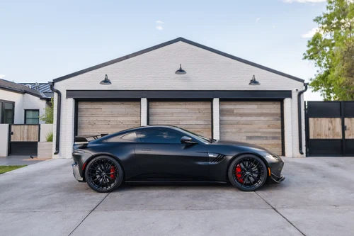 
           
        2023 Aston Martin Vantage F1 Edition