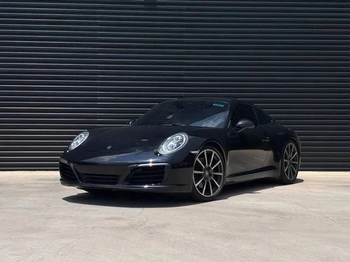 
           
        2017 Porsche 911