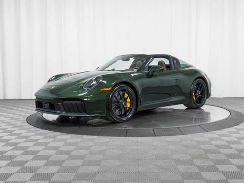 
           
        2026 Porsche 911 4 GTS