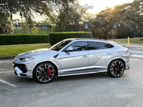 
           
        2024 Lamborghini Urus S
