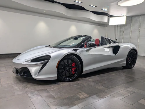 
           New 
        2025 McLaren ARTURA TECHLUX